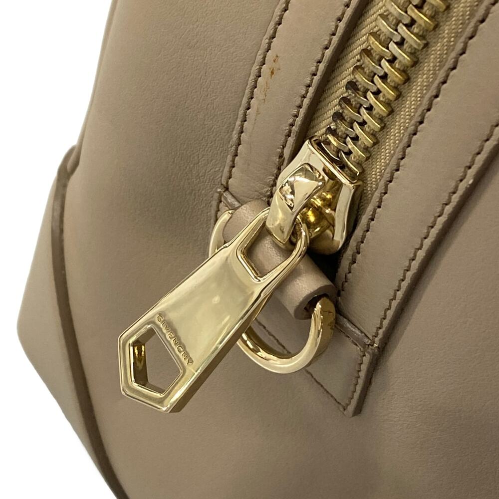 Givenchy Lucrezia Large Handbag - Picture 12 of 15